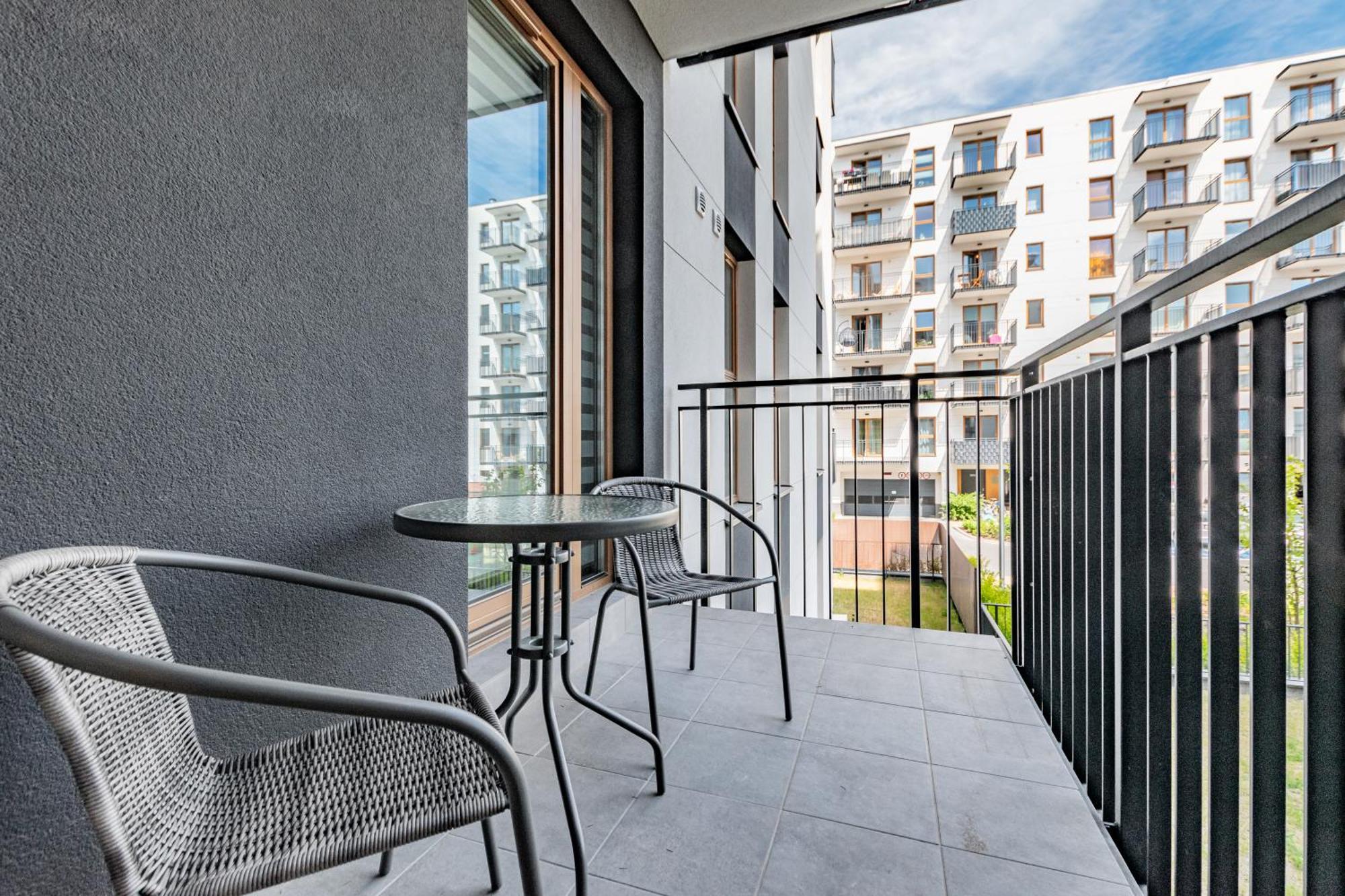 Przy Torach 3 By Homeprime Warschau Exterior foto